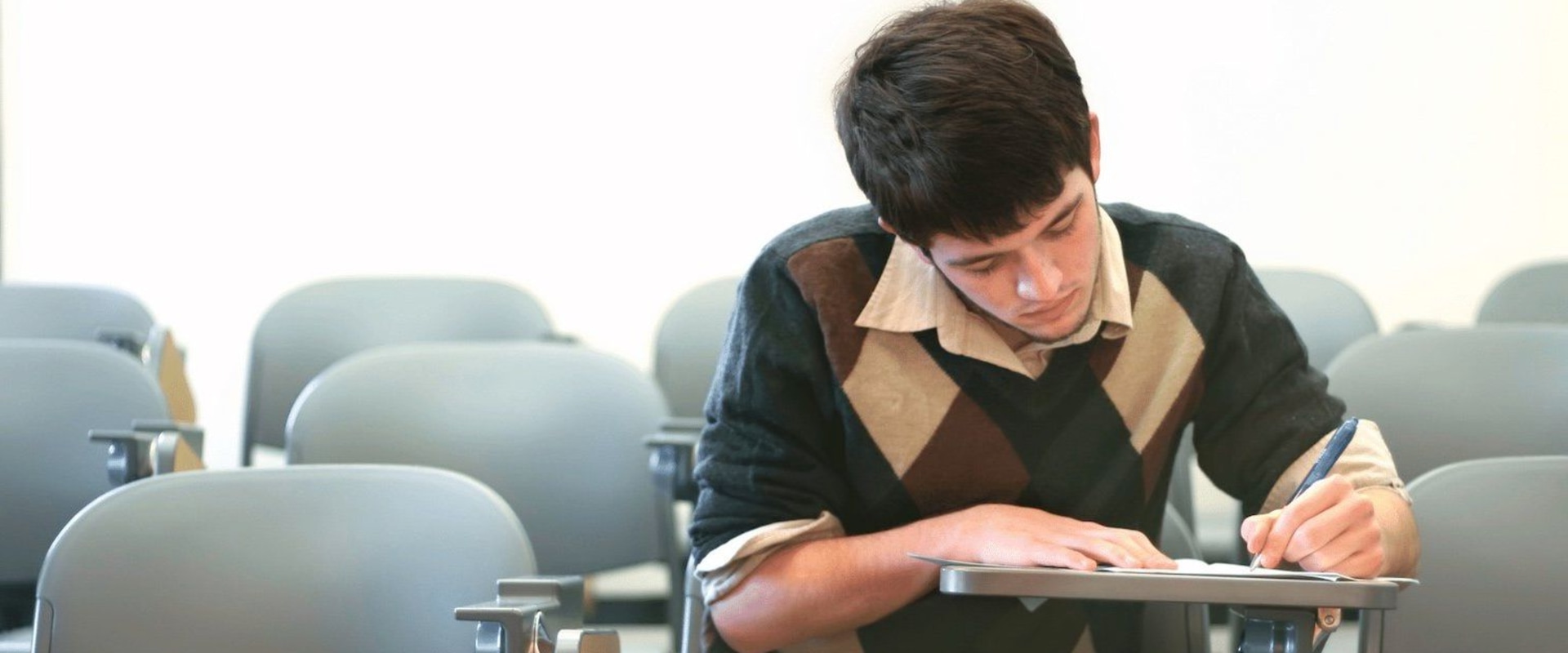 A Comprehensive Overview of GRE/GMAT Prep Courses for Virtual Education